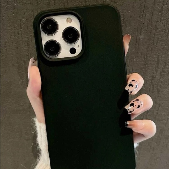 ⚠️Clearance iPhone 14/Pro/Pro Max Solid Black Phone Case - Picture 4 of 4